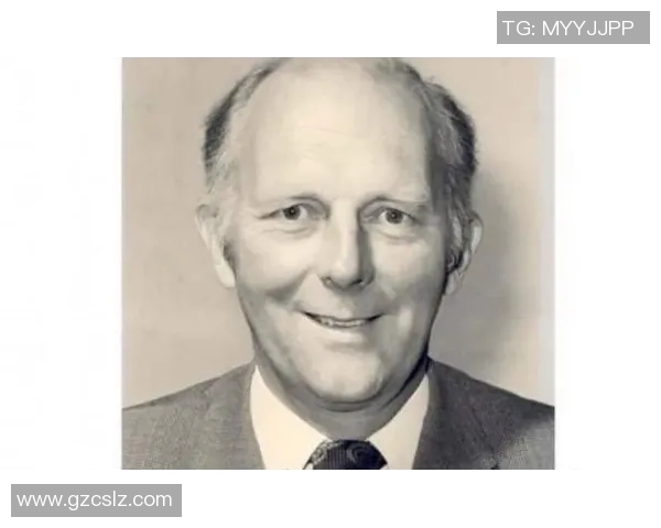 亚当斯的传奇人生与不朽贡献:探索科学与人文的交汇点 亚当斯的传奇人生与不朽贡献:探索科学与人文的交汇点