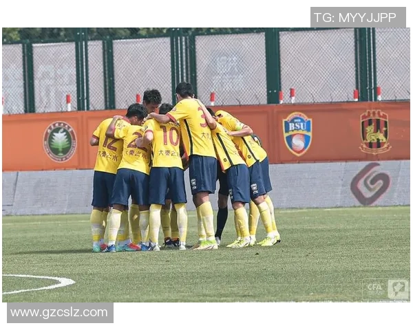 史帕尔主场迎战萨索洛双方争夺关键三分的激烈对决 史帕尔主场迎战萨索洛双方争夺关键三分的激烈对决