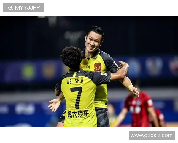 山东队与大连一方的激烈对决谁能在赛场上笑到最后